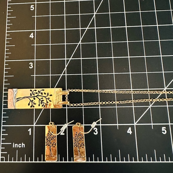 New Tree Pendant Earrings Set PRETTY! - Picture 8 of 9